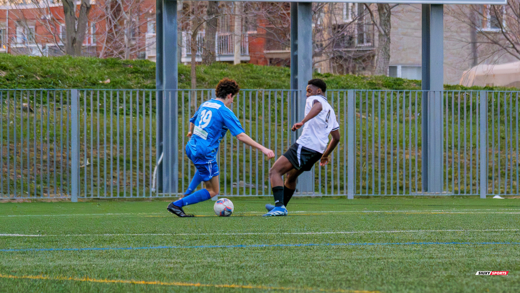 Christ Aaron KADJA - Kevin WASACZ -  CS Braves Ahuntsic MCFC - AS St-Leonard - Soccer - L2QC M 2025 - Braves Ahuntsic (1) vs (1) St-Léonard (#L2QC25MCSBASSL4) Photo by: Mathias Pacheco Lemina | Siuxy Sports 2025-04-19