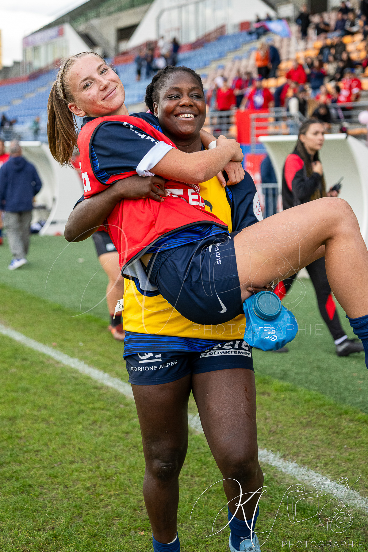  FC Grenoble Rugby - Lyon Olympique Universitaire - Rugby - FFR 2025 - Elite 1 F - Amazones FCG vs Lyon Olympique Universitaire (#FFR25E1FALOU1) Photo by: Karine Valentin | Siuxy Sports 2025-10-18
