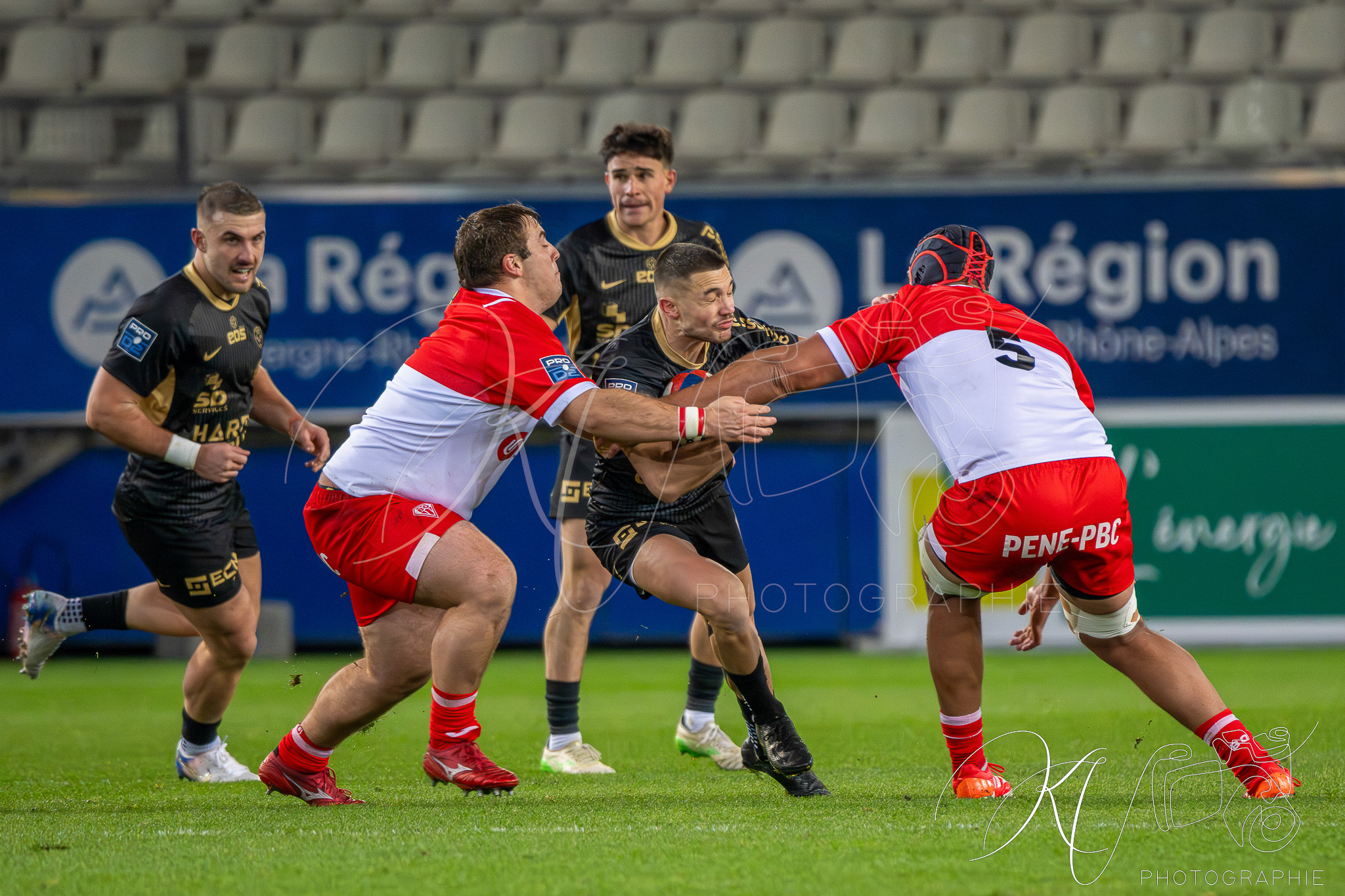  FC Grenoble Rugby - Biarritz - Rugby - FFR 2025 - PRO D2 - FC Grenoble Rugby vs Biarritz (#FFR25PD2GB11) Photo by: Karine Valentin | Siuxy Sports 2025-11-28