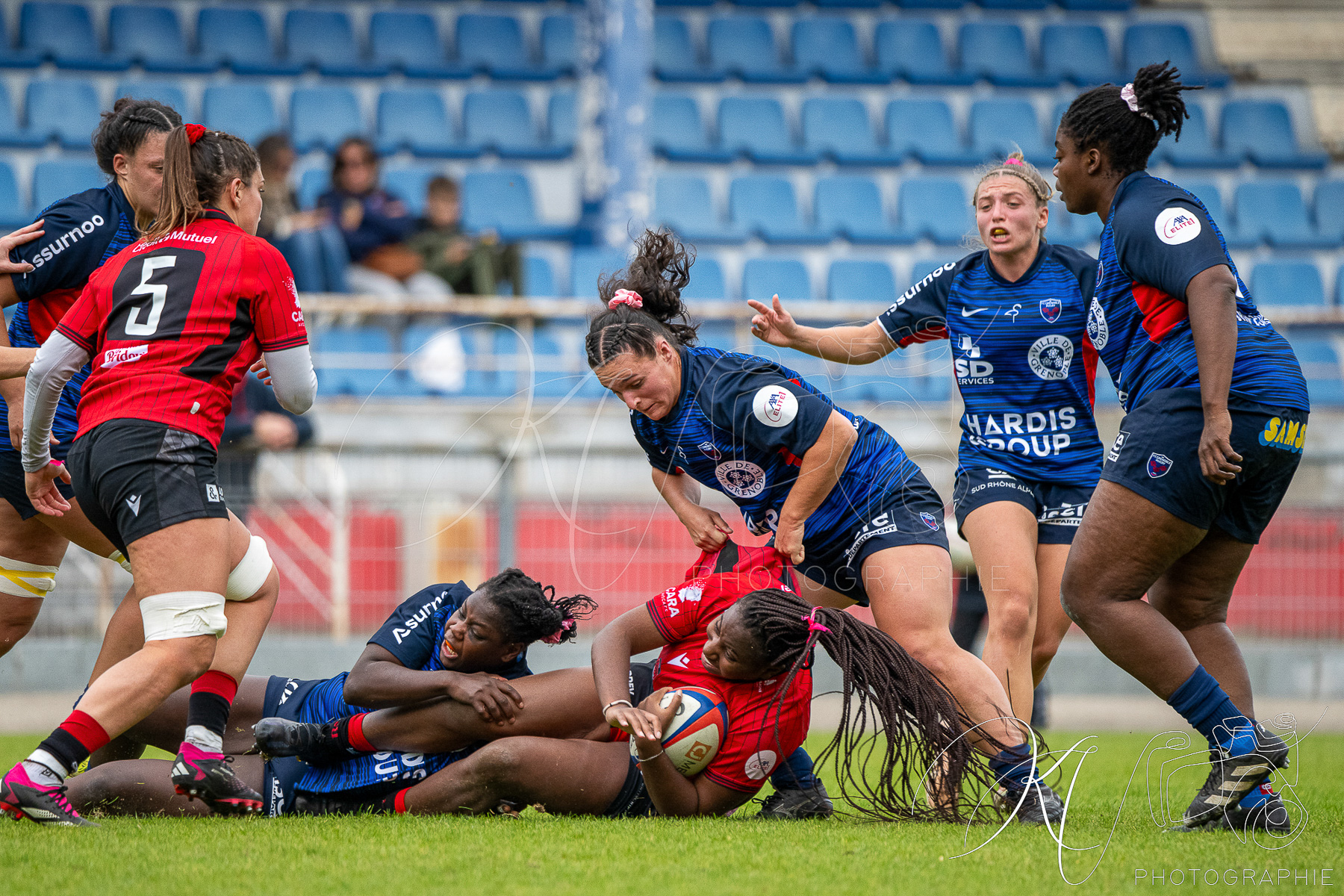  FC Grenoble Rugby - Lyon Olympique Universitaire - Rugby - FFR 2025 - Elite 1 F - Amazones FCG vs Lyon Olympique Universitaire (#FFR25E1FALOU1) Photo by: Karine Valentin | Siuxy Sports 2025-10-18