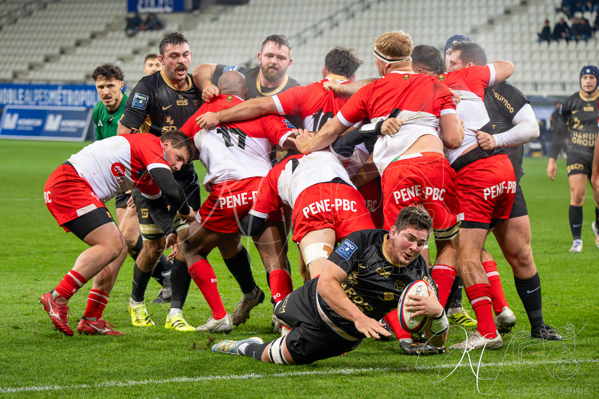  FC Grenoble Rugby - Biarritz - Rugby - FFR 2025 - PRO D2 - FC Grenoble Rugby vs Biarritz (#FFR25PD2GB11) Photo by: Karine Valentin | Siuxy Sports 2025-11-28