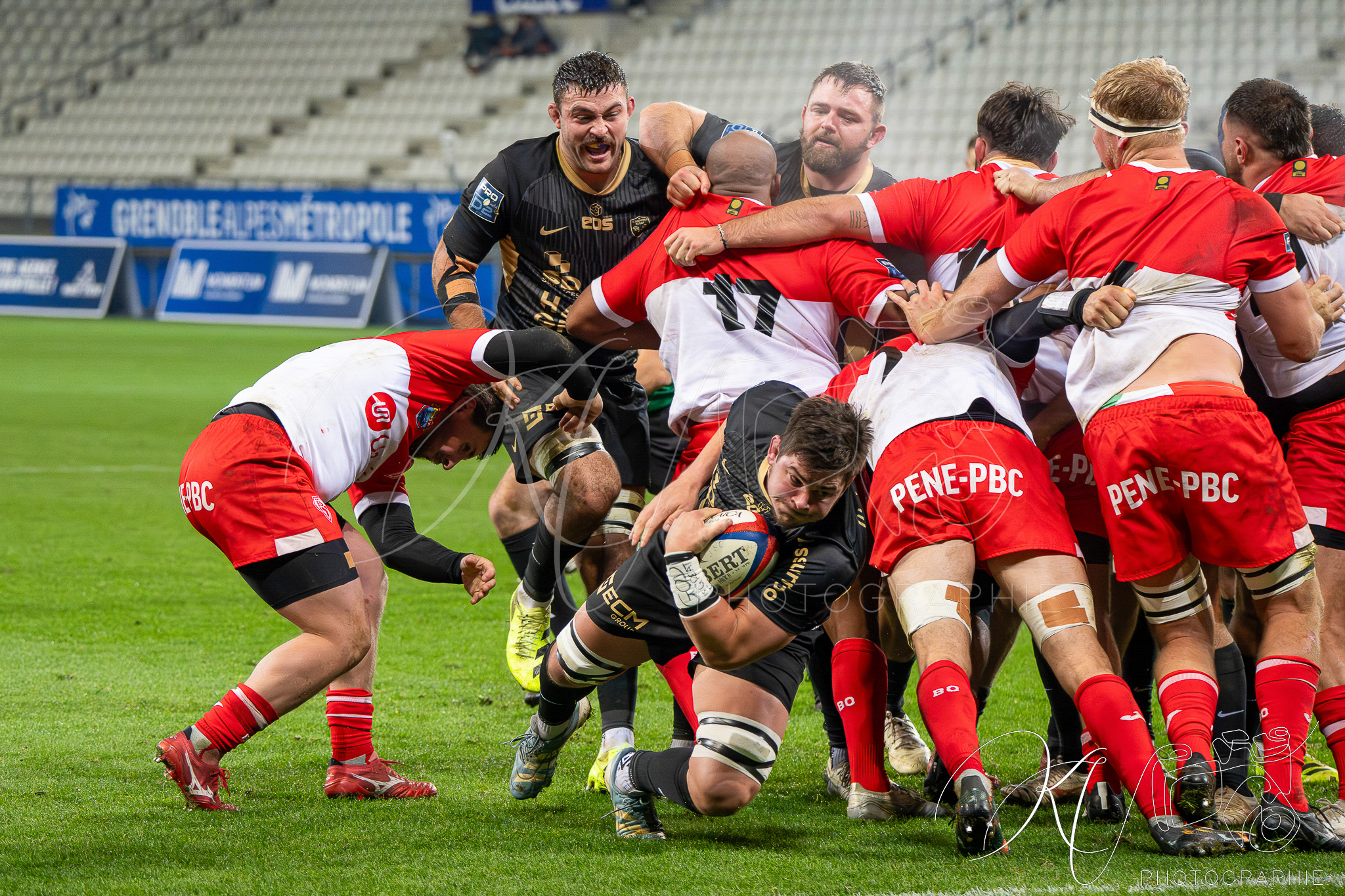  FC Grenoble Rugby - Biarritz - Rugby - FFR 2025 - PRO D2 - FC Grenoble Rugby vs Biarritz (#FFR25PD2GB11) Photo by: Karine Valentin | Siuxy Sports 2025-11-28