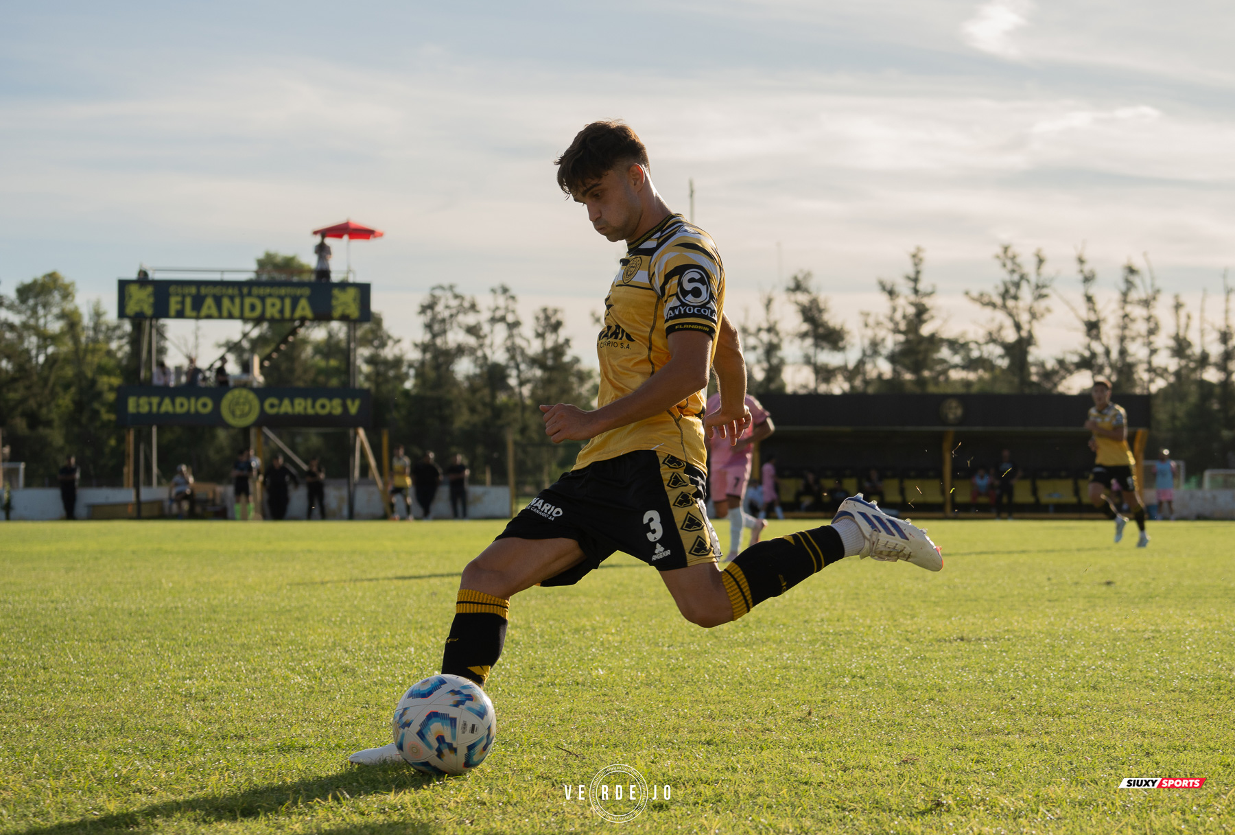  CSyD Flandria - Real Pilar FC - Soccer - AFA - 1B - Flandria (0) vs (1) Real Pilar FC (#AFA1BFLARP02) Photo by: Ignacio Verdejo | Siuxy Sports 2025-02-18
