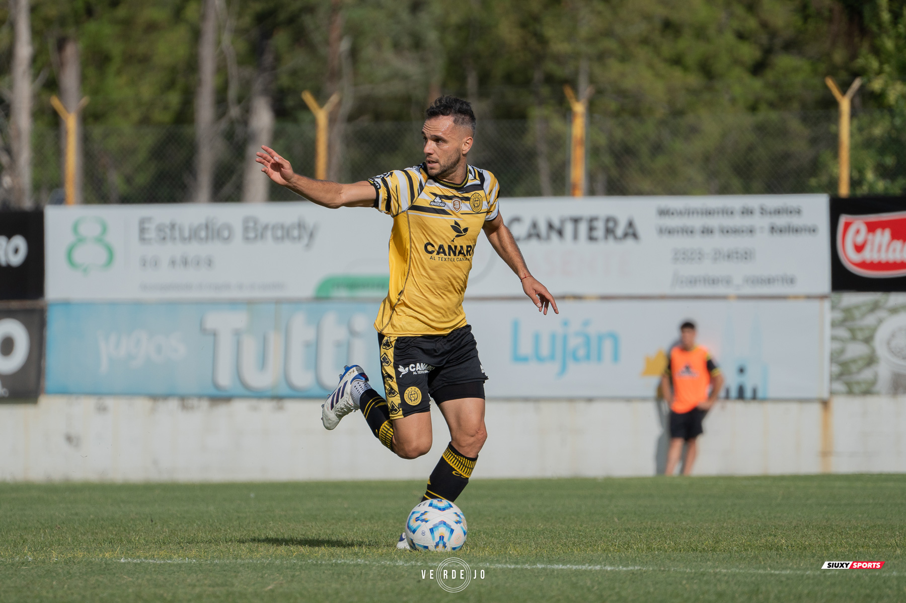  CSyD Flandria - Real Pilar FC - Soccer - AFA - 1B - Flandria (0) vs (1) Real Pilar FC (#AFA1BFLARP02) Photo by: Ignacio Verdejo | Siuxy Sports 2025-02-18