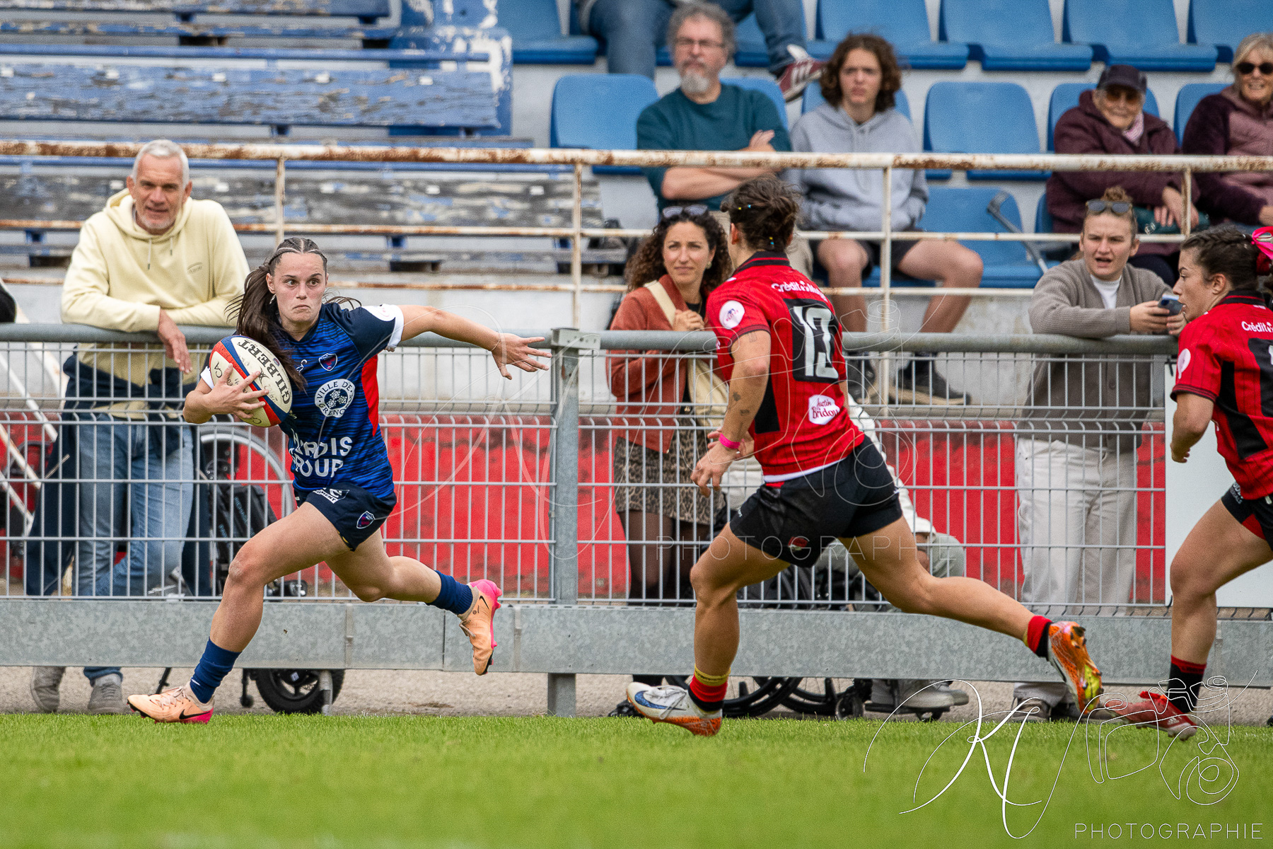  FC Grenoble Rugby - Lyon Olympique Universitaire - Rugby - FFR 2025 - Elite 1 F - Amazones FCG vs Lyon Olympique Universitaire (#FFR25E1FALOU1) Photo by: Karine Valentin | Siuxy Sports 2025-10-18