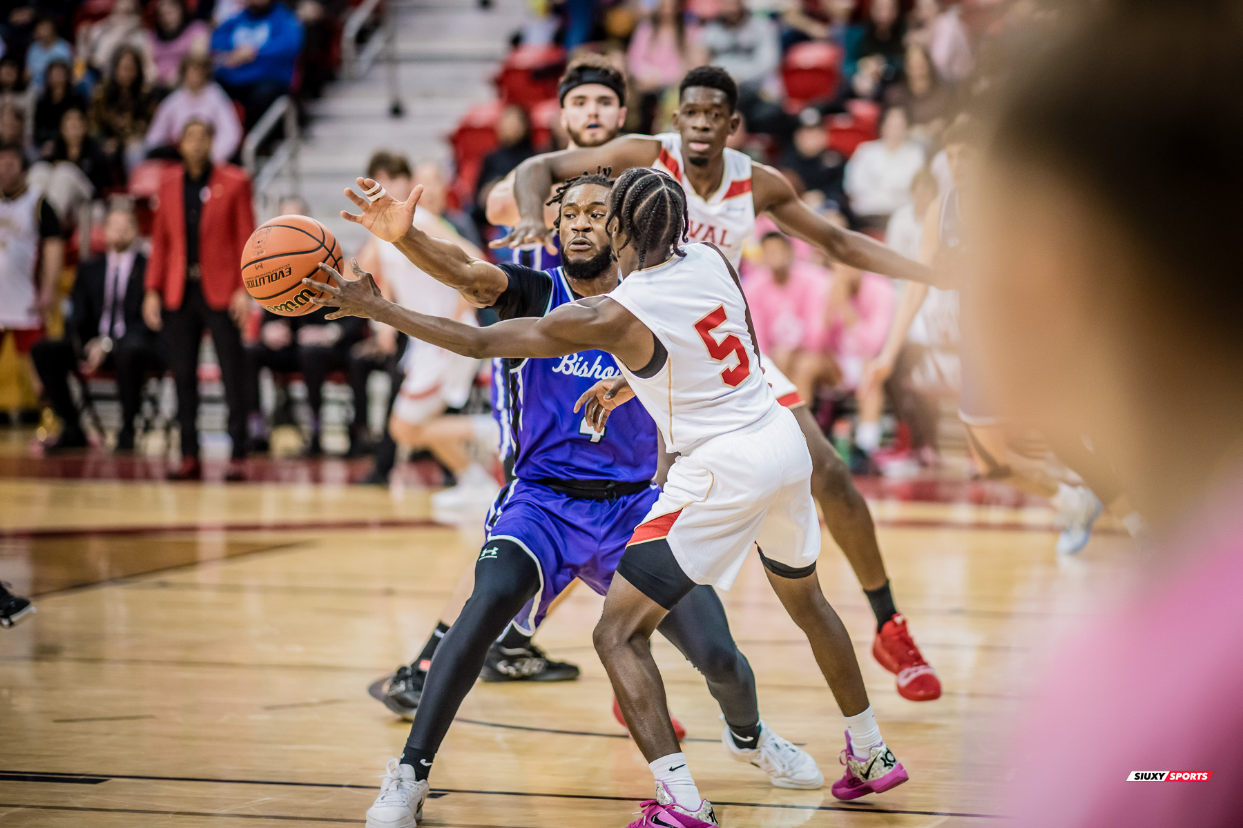  Université Laval - Bishop's University - Basketball - RSEQ 2025 - Basketball M - U.Laval (65) vs (73) Bishop's (#RSEQ25BMULBI02) Photo by: Louis Charland | Siuxy Sports 2025-02-01