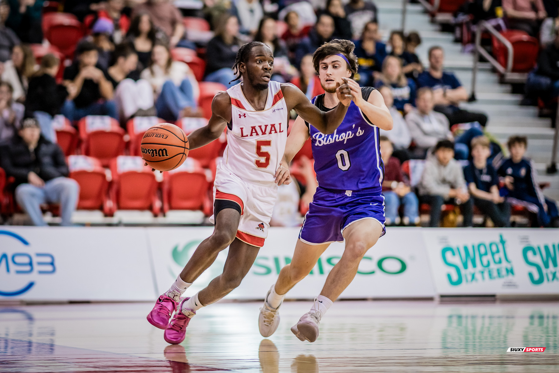  Université Laval - Bishop's University - Basketball - RSEQ 2025 - Basketball M - U.Laval (65) vs (73) Bishop's (#RSEQ25BMULBI02) Photo by: Louis Charland | Siuxy Sports 2025-02-01