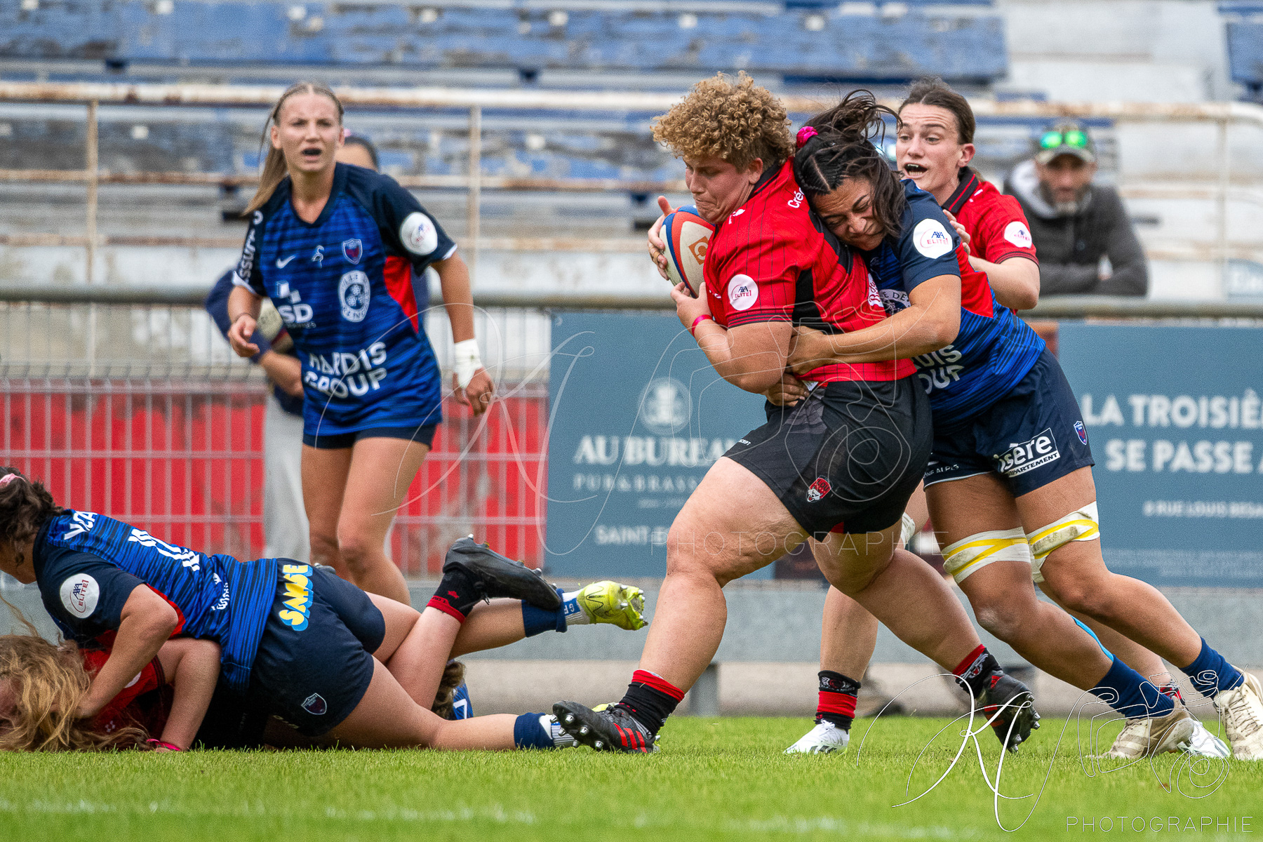  FC Grenoble Rugby - Lyon Olympique Universitaire - Rugby - FFR 2025 - Elite 1 F - Amazones FCG vs Lyon Olympique Universitaire (#FFR25E1FALOU1) Photo by: Karine Valentin | Siuxy Sports 2025-10-18