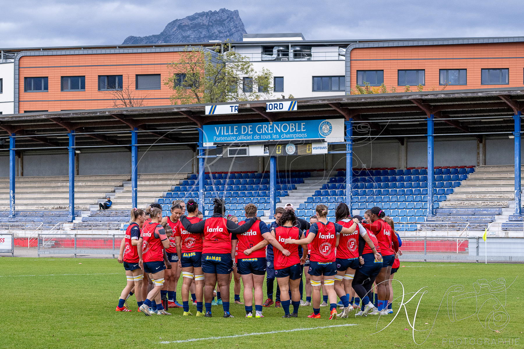  FC Grenoble Rugby - Lyon Olympique Universitaire - Rugby - FFR 2025 - Elite 1 F - Amazones FCG vs Lyon Olympique Universitaire (#FFR25E1FALOU1) Photo by: Karine Valentin | Siuxy Sports 2025-10-18