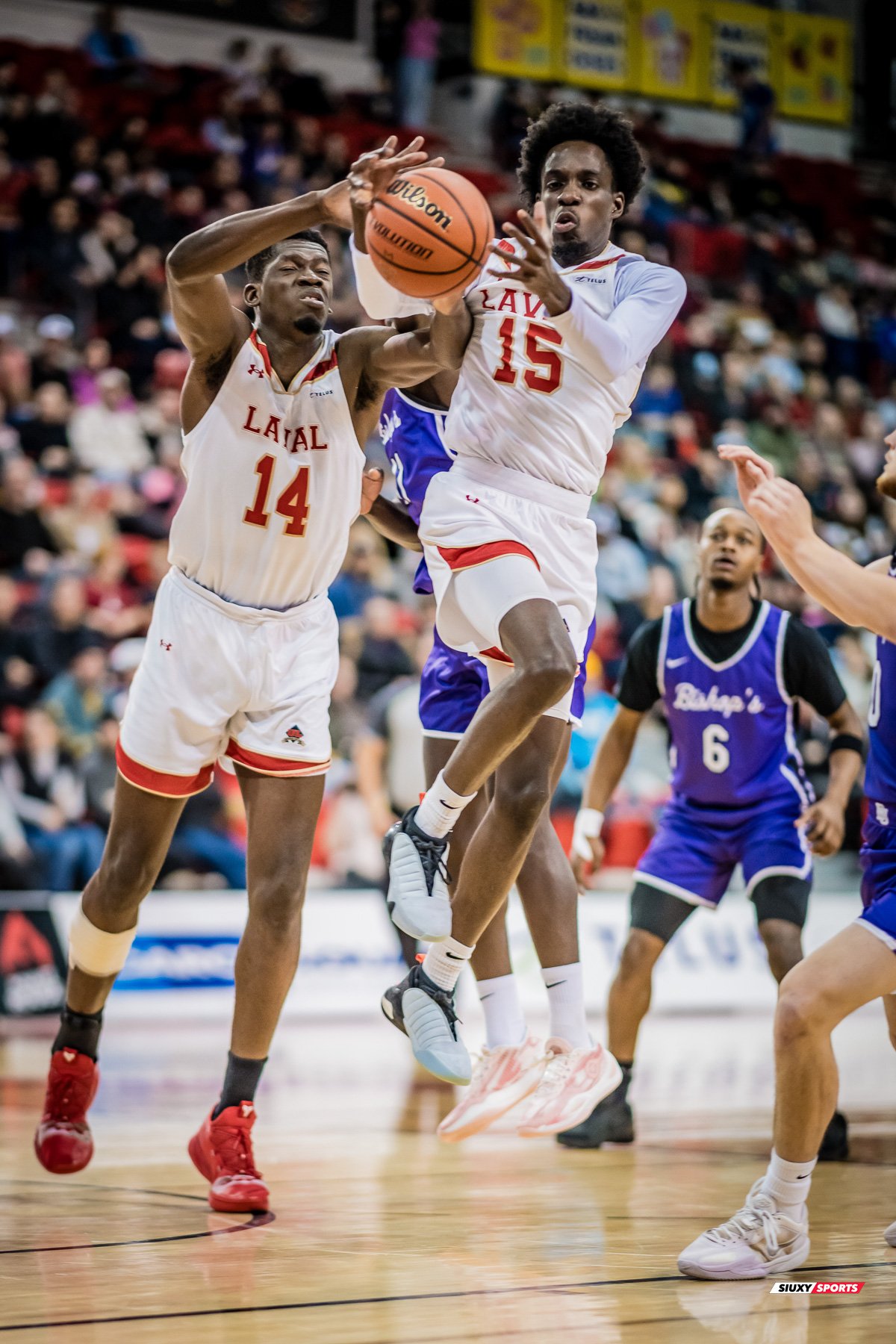  Université Laval - Bishop's University - Basketball - RSEQ 2025 - Basketball M - U.Laval (65) vs (73) Bishop's (#RSEQ25BMULBI02) Photo by: Louis Charland | Siuxy Sports 2025-02-01